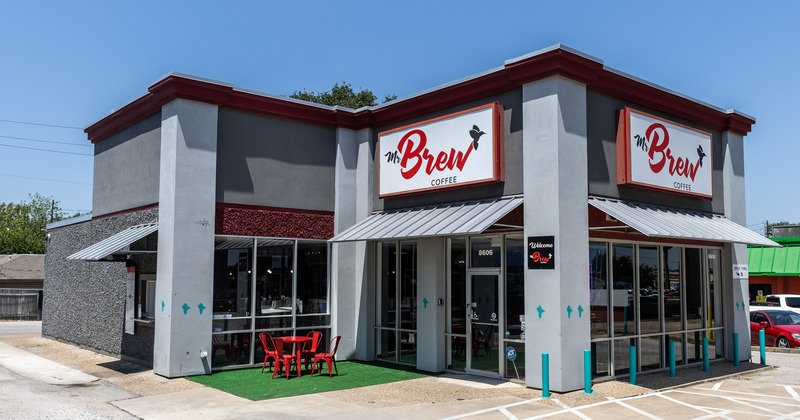 Exterior, view of the coffee house