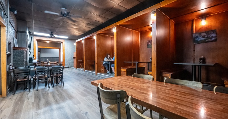 Diner area, table in front, booths