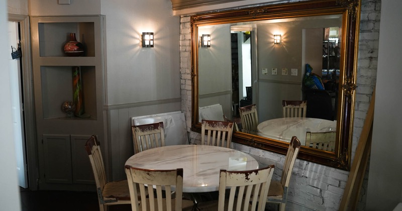 Interior, round table and chairs