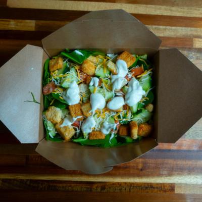 Garden salad with croutons.