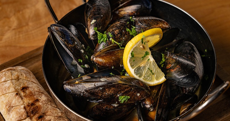 Steamed mussels