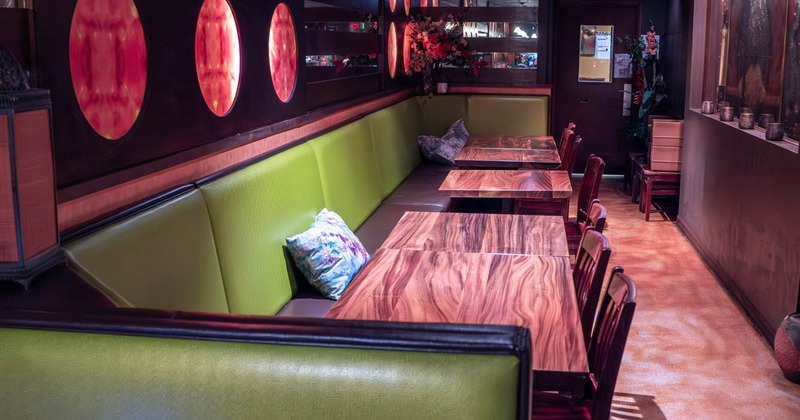 Dining area, banquette seating