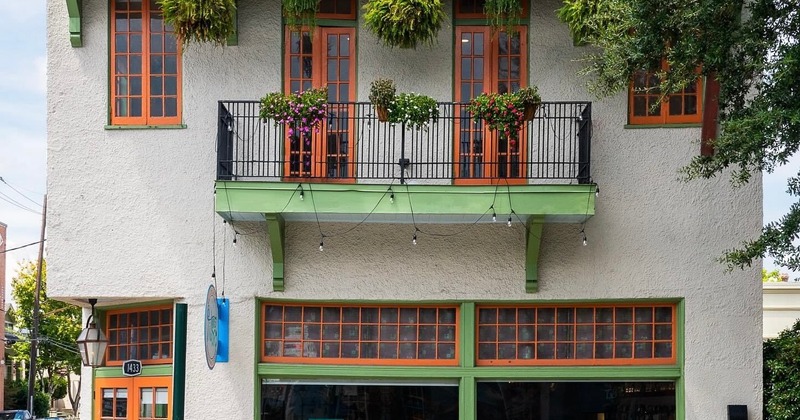 Tit's Ceviche and Pisco outside