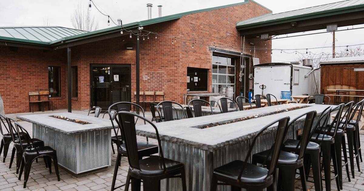 Exterior, patio area