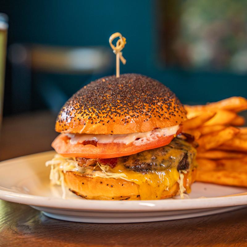 Mako's Bacon Cheeseburger photo