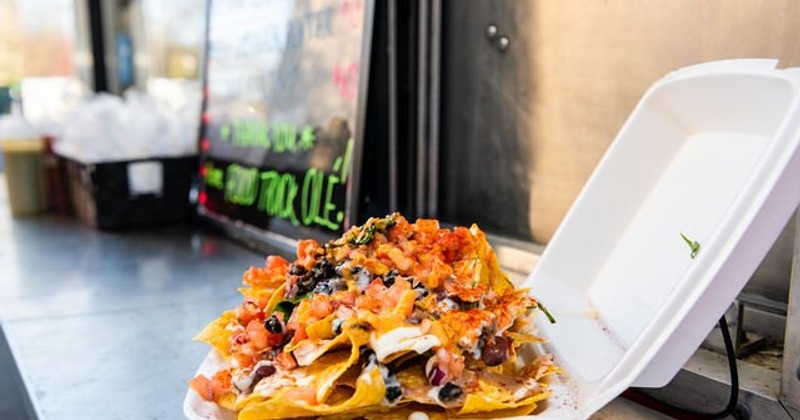 Nachos to-go plate