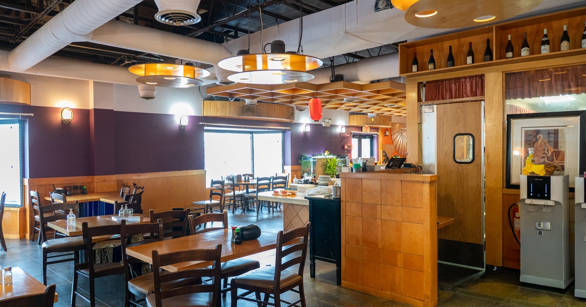 Diner area, tables, chairs