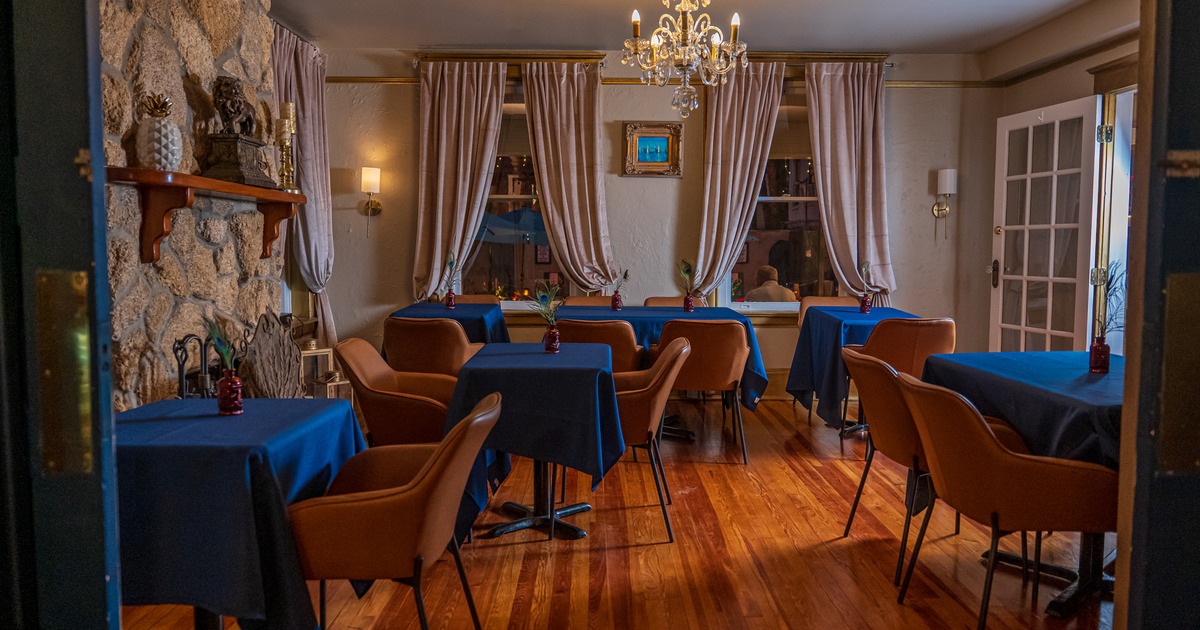 Interior, diner area, tables, chairs