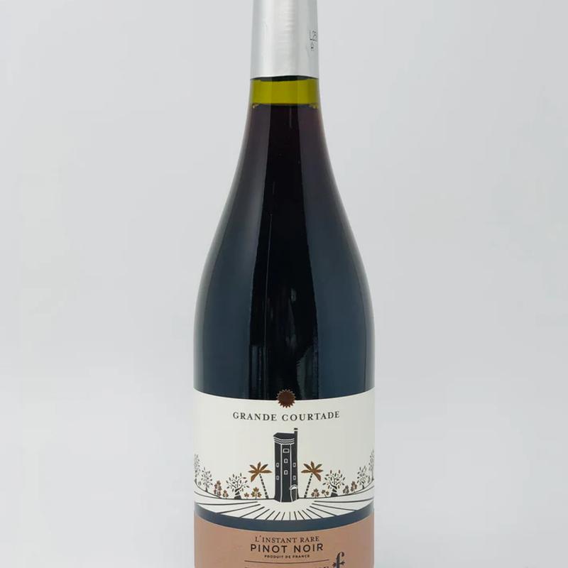 Familie Fabre Pinot Noir photo