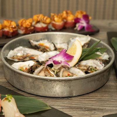 Fresh oyster platter.