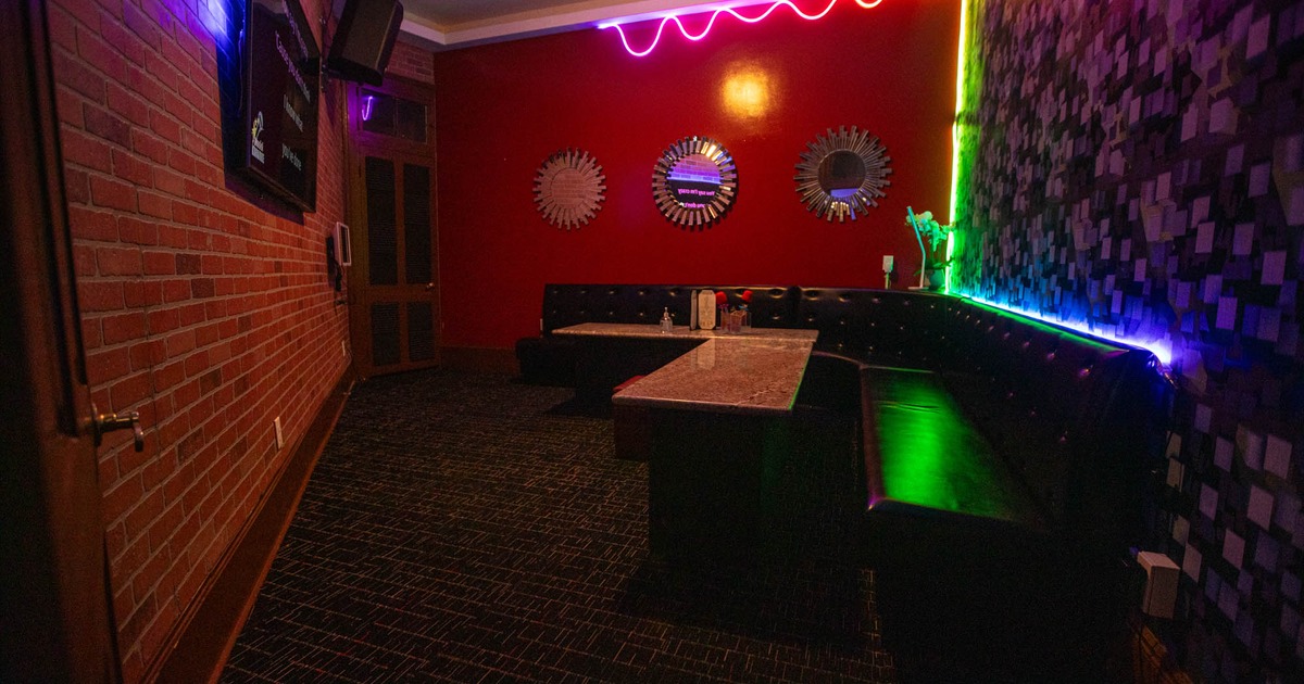 Interior, booth seating