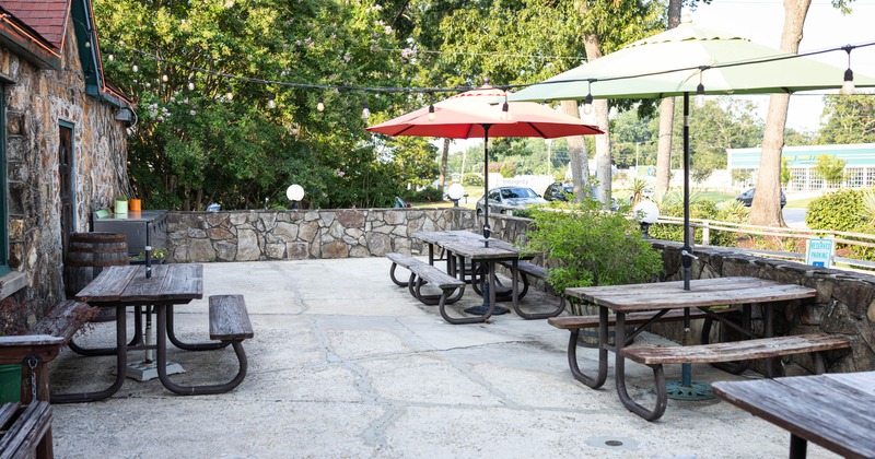 Exterior seating space