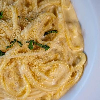 Fettuccine Alfredo, close up.