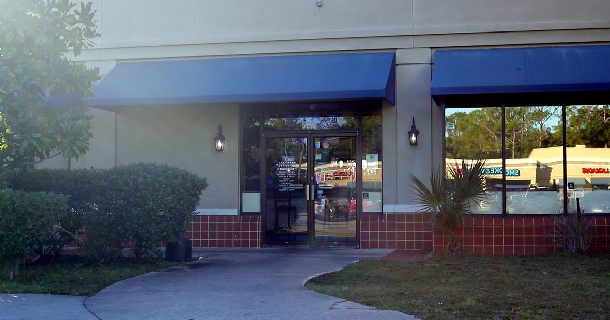 Exterior, entrance to restaurant