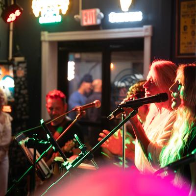 Interior, Live music.