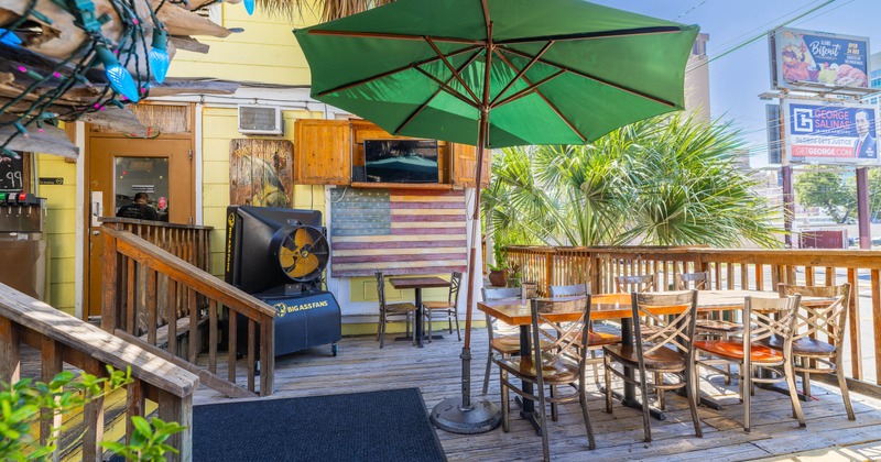 Exterior, seating place on the outside near stairs