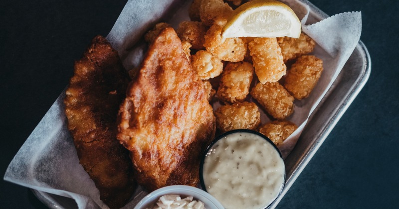 Fried fish, with tater tots, and tartar sauce