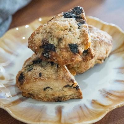 A plate with scones.