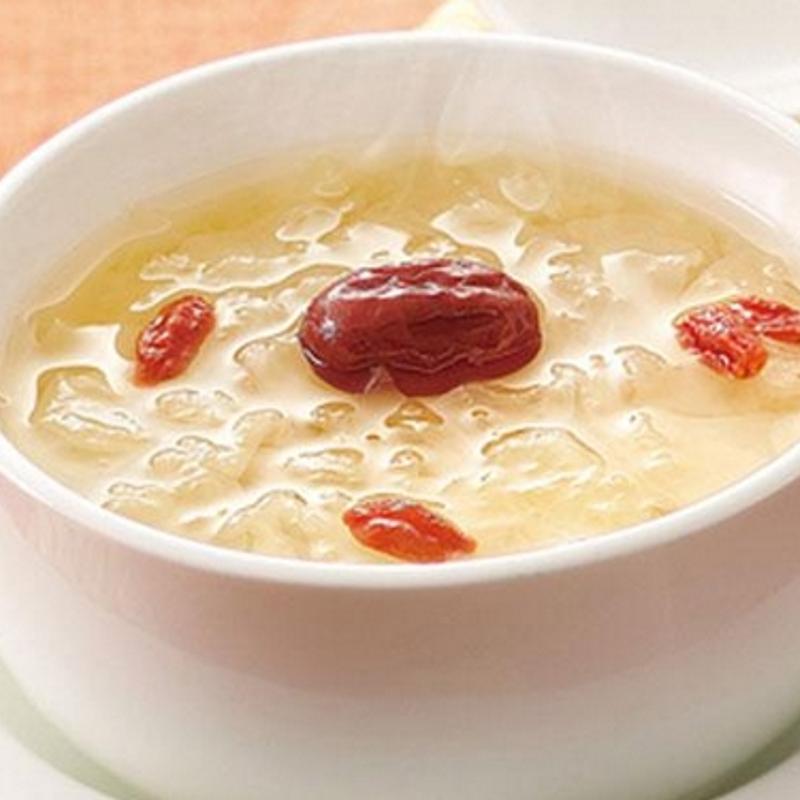 White Fungus Soup with Lotus Seeds photo