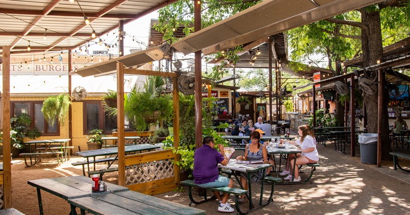 Exterior, patio, guests dining