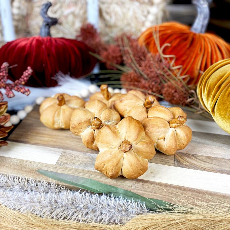 6 Pumpkin Shaped Rolls photo_10