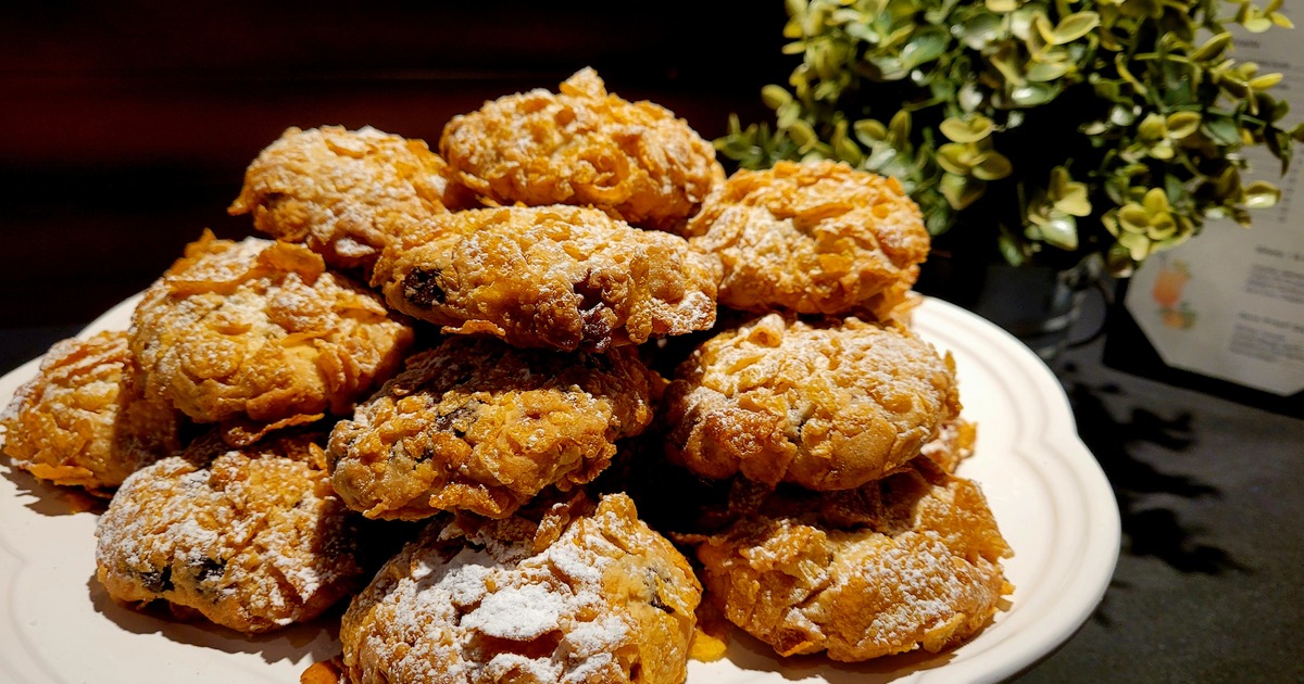 Three Cornflake Crunch Cookies
