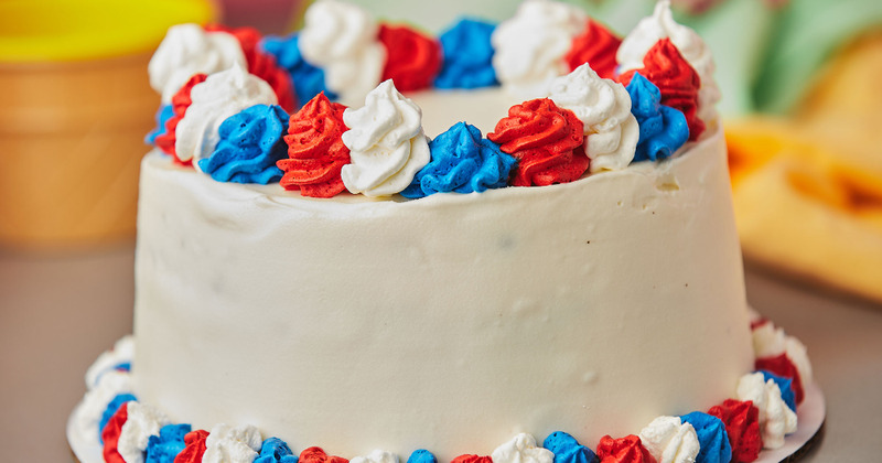 Cake with blue and white cream details
