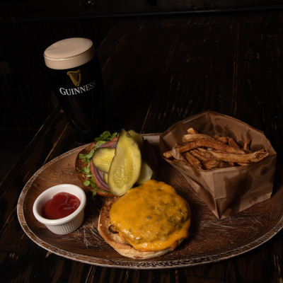 Sláinte Chicken Sandwich.