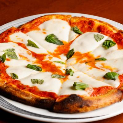 House-made marinara. basil, tomatoes and mozzarella