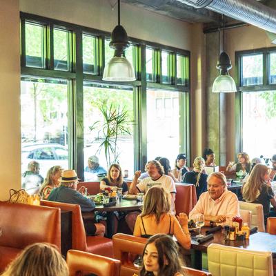 Lots of guests at the restaurant.