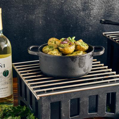 Seasoned potatoes and white wine.