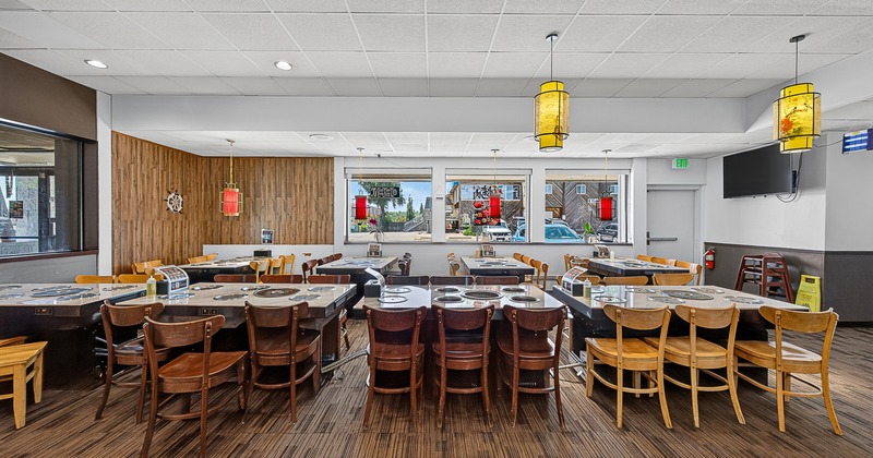 Diner area, wide view