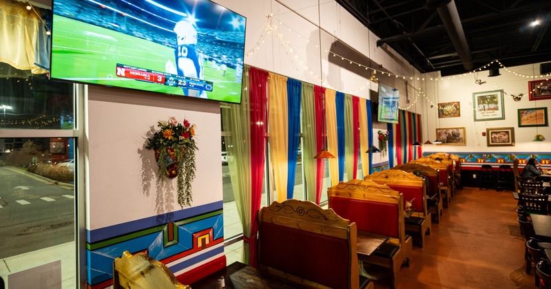 Dining area, booth tables