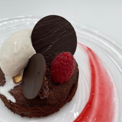 Moelleux au Chocolat With Vanilla Gelato photo