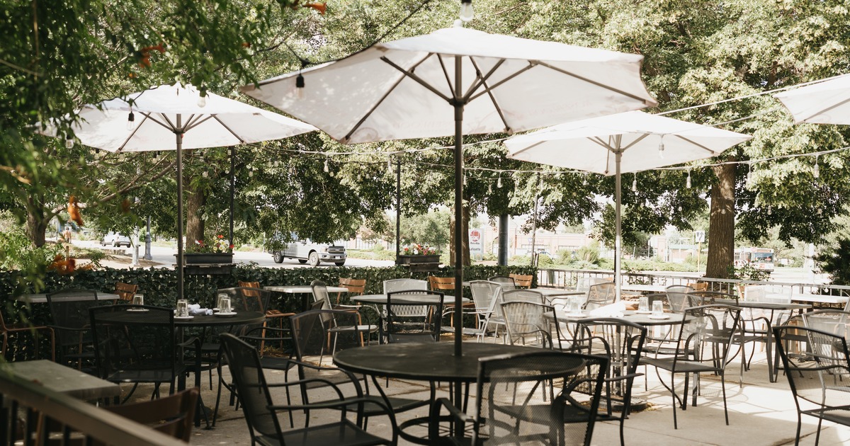 Exterior, garden patio dining area