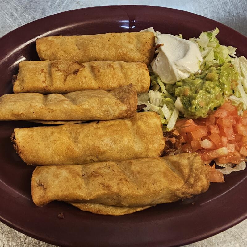 El Monterey Chimichangas Medium Spicy Jalapeno Bean & Cheese, Eggs Rolls &  Burritos