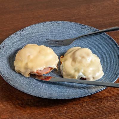 Eggs benedict.