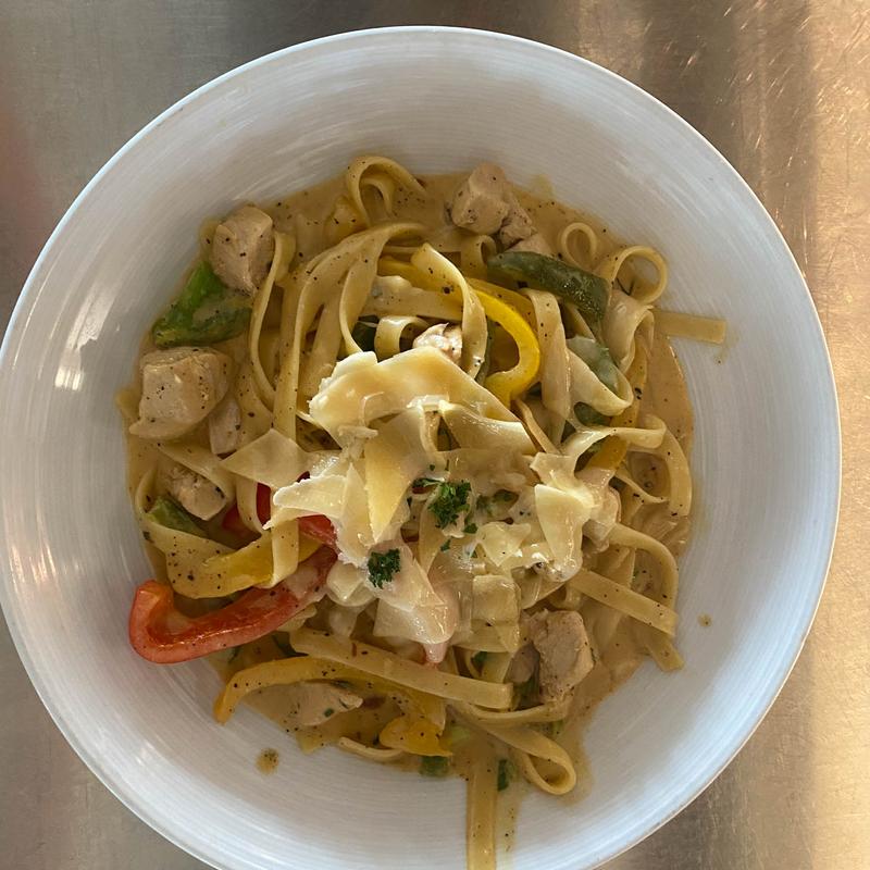 Five Pepper Chicken Fettuccini (R) photo