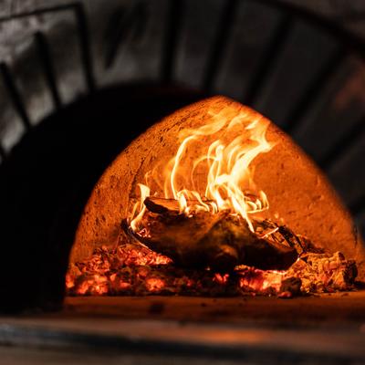 Wood fired pizza oven