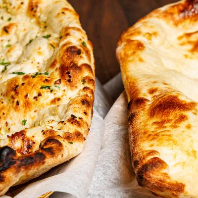 Garlic and plain naan bread.