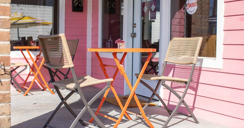 Exterior, table on the patio