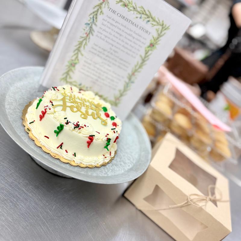 Christmas Story Cake- Ballon Design photo