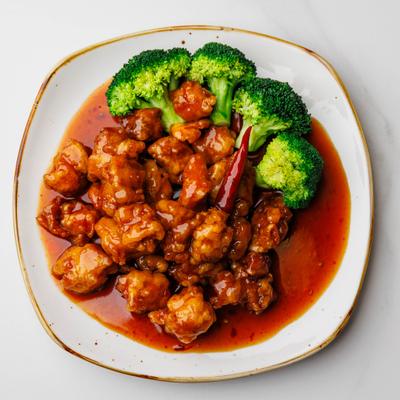 Sweet and spicy chicken with broccoli.