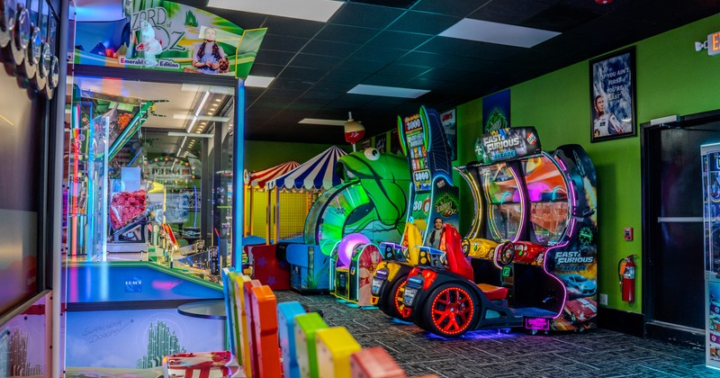 Interior, arcade games