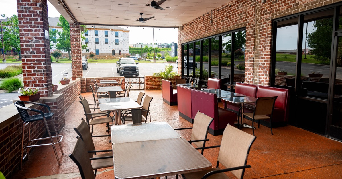 Outdoor, seating area