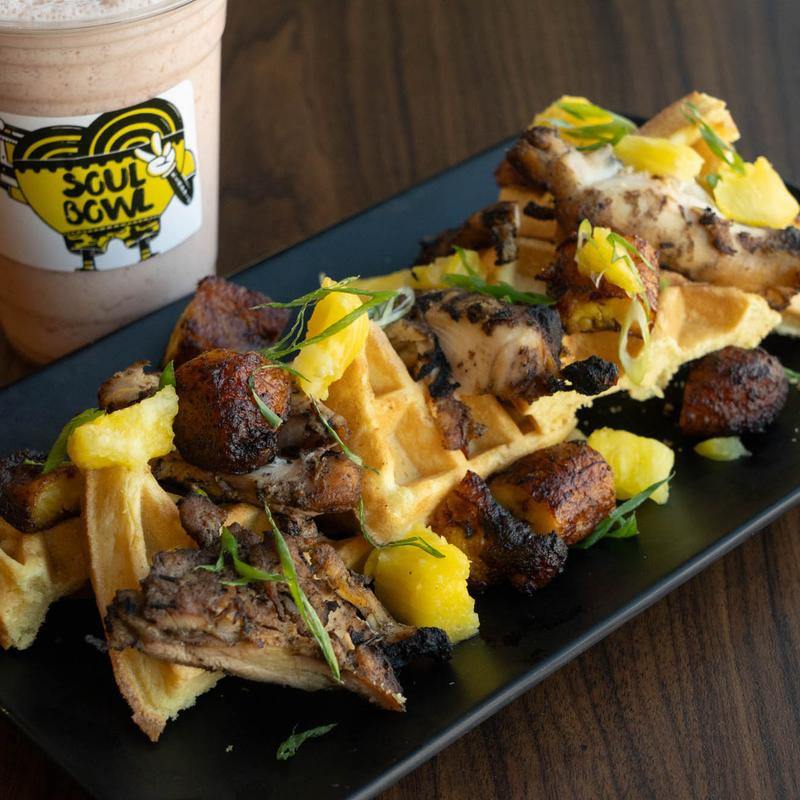 CHICKEN N WAFFLE PLATTER photo