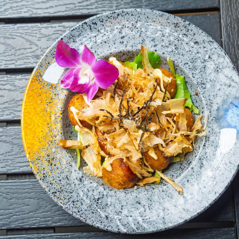 menu item 8 of 12, Takoyaki