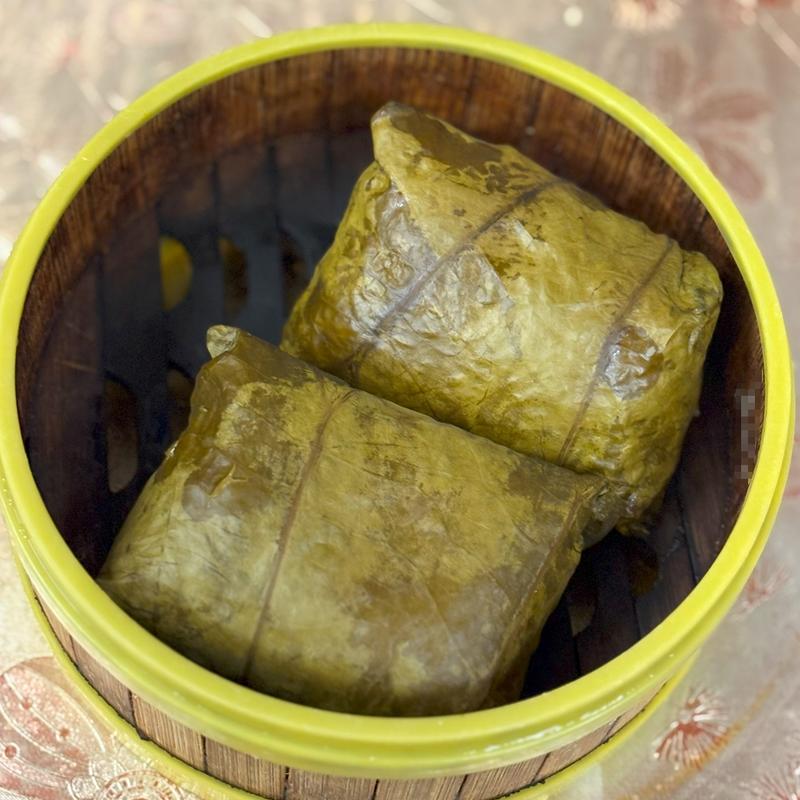 16. Mochi Rice with Shrimp, Dried Scallop & Chicken photo