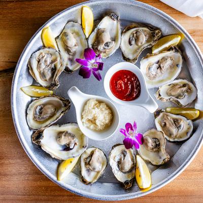 Oyster plate, top view.
