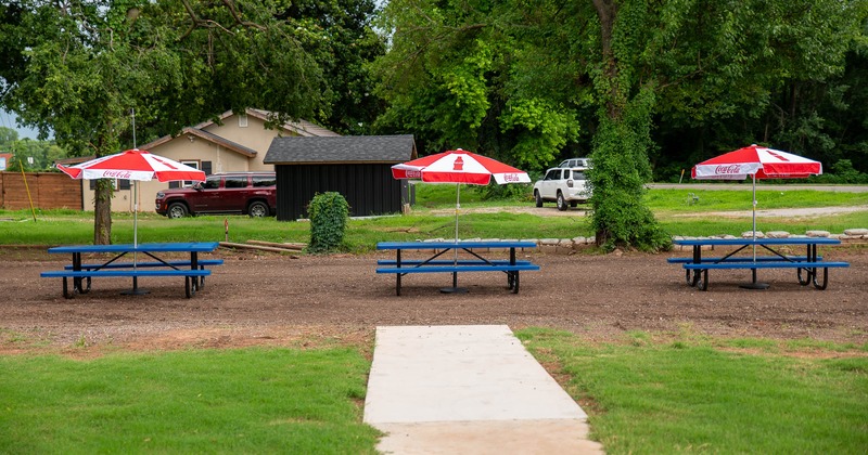 Exterior, picknick tables